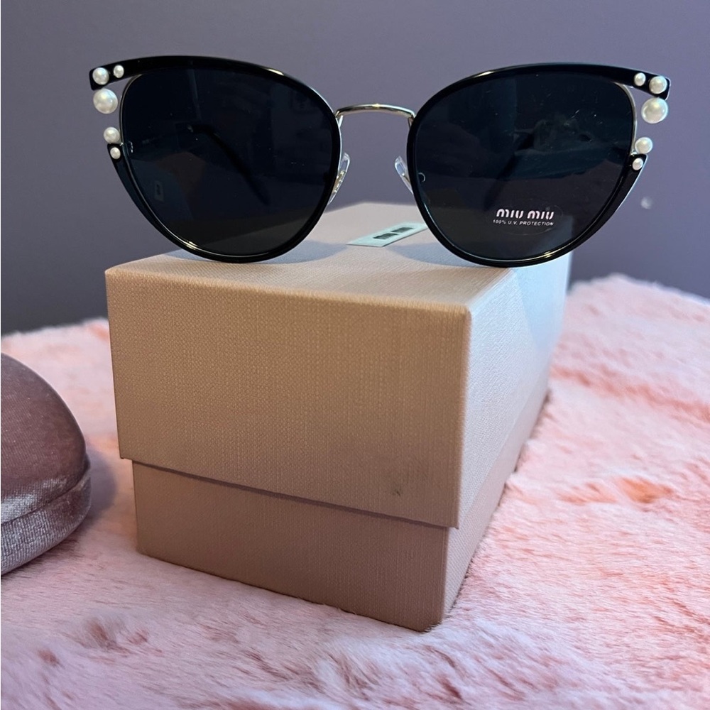 Miu Miu sunglasses SOLD‼️